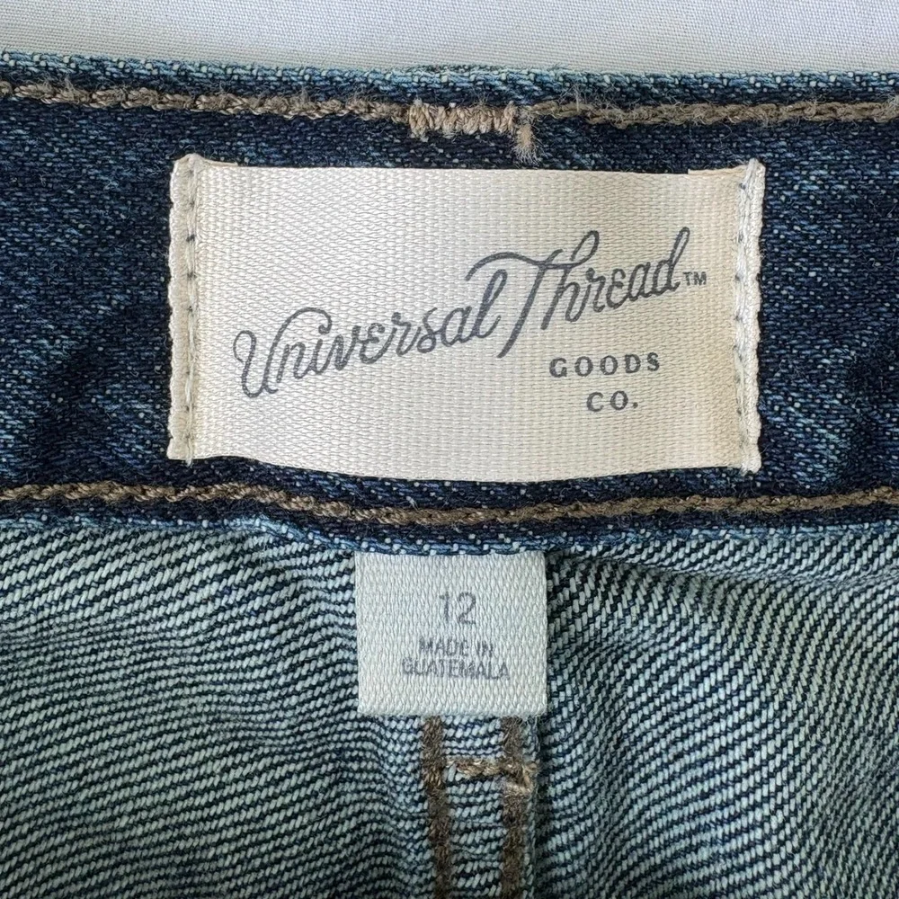 NWT Universal Thread Womens Blue Denim Relaxed Fit 90s Baggy Shorts Size 12